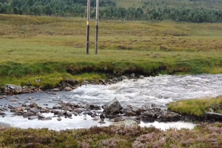 Characteristics of ‘abrupt wave front’ floods